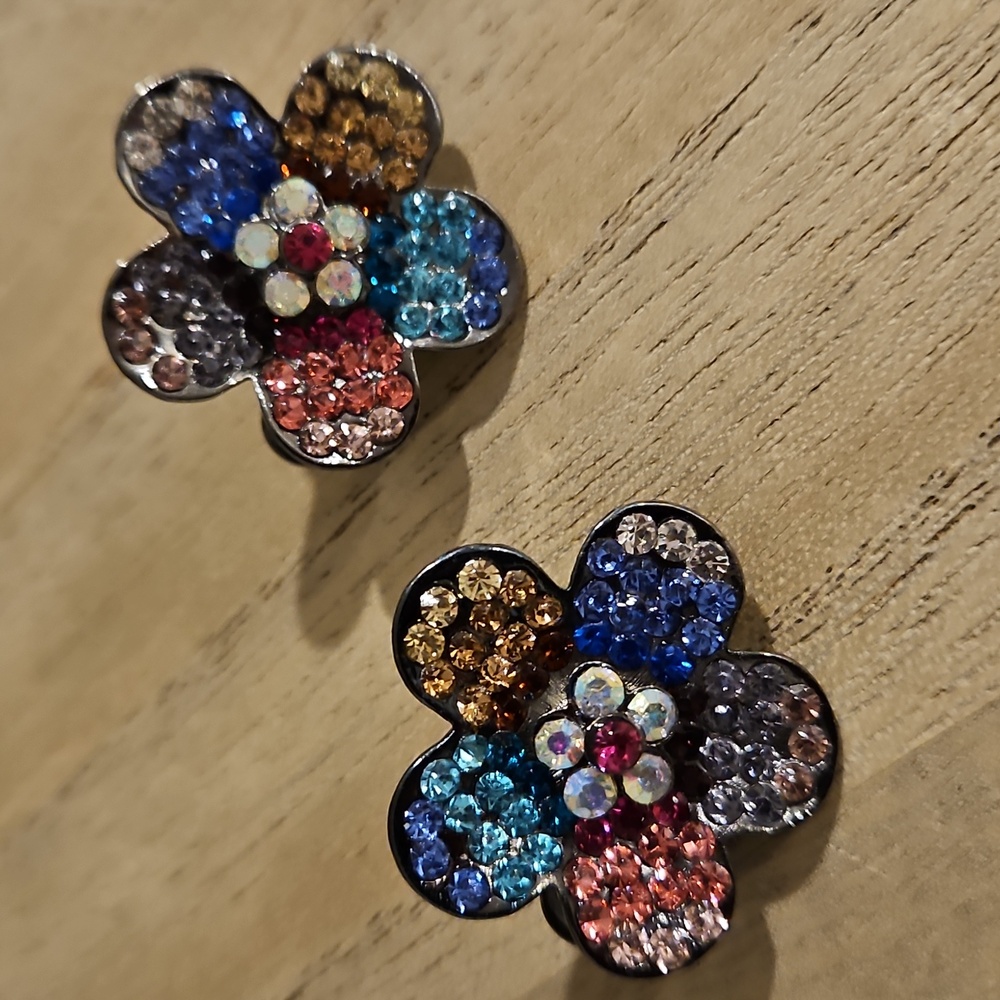 Multicolor rhinestone Flower Daisy Floral clip on Earrings Unsigned Beauties